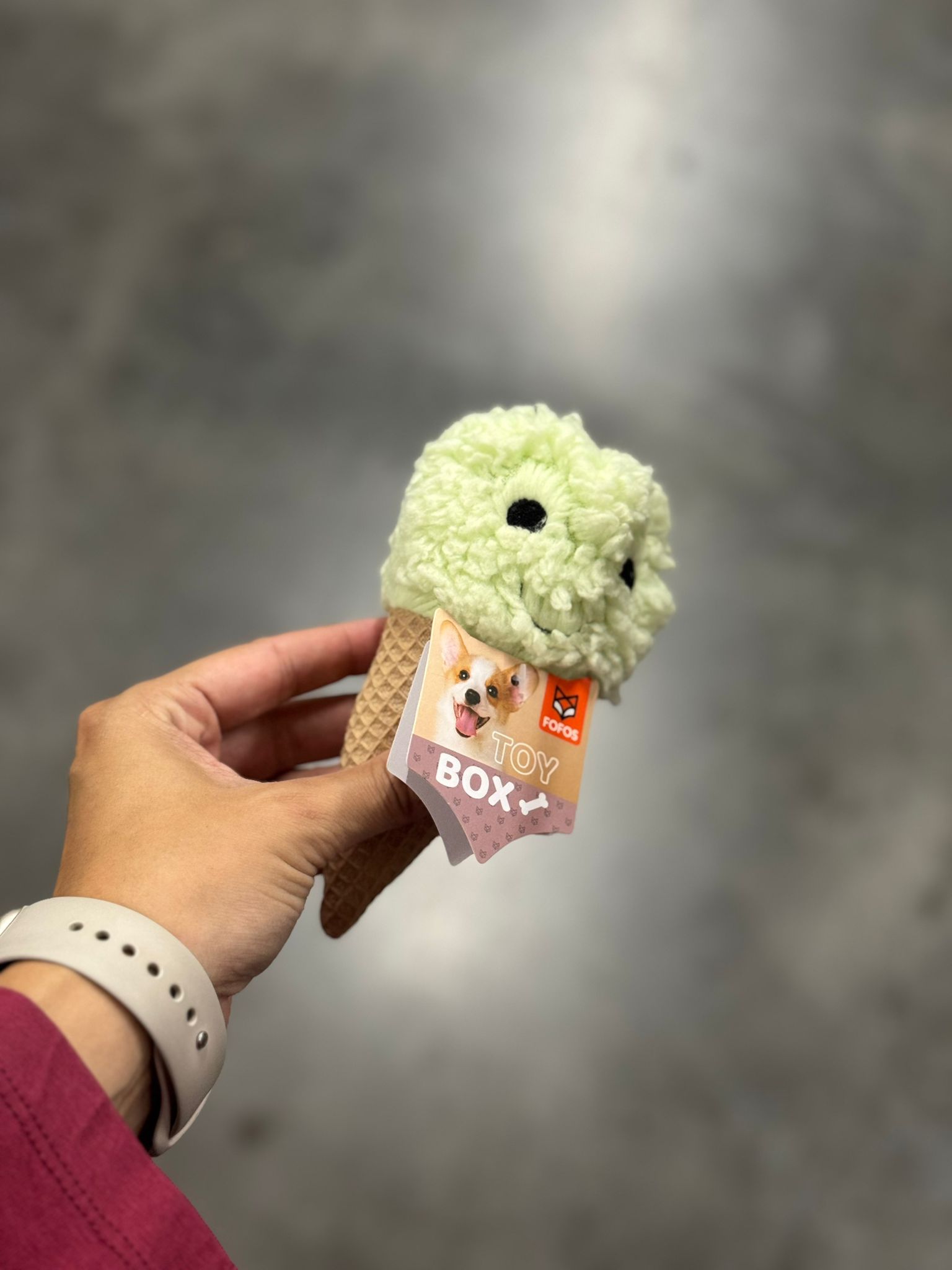 De derde product foto voor Fofos Puppy IJsje Pluche