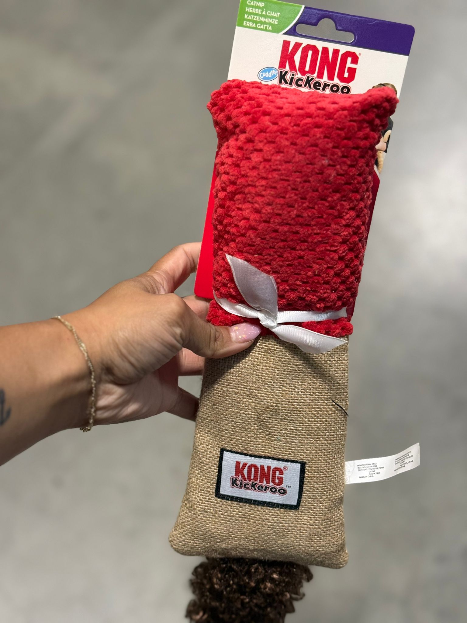 De derde product foto voor Kong Kickeroo Cuddler