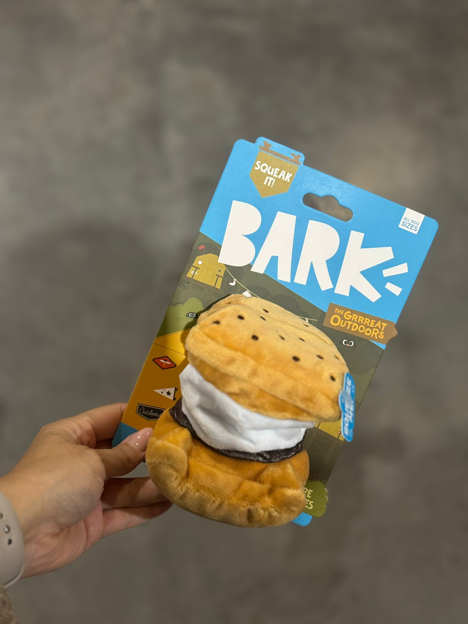 De product foto voor BARK S'mores pluche