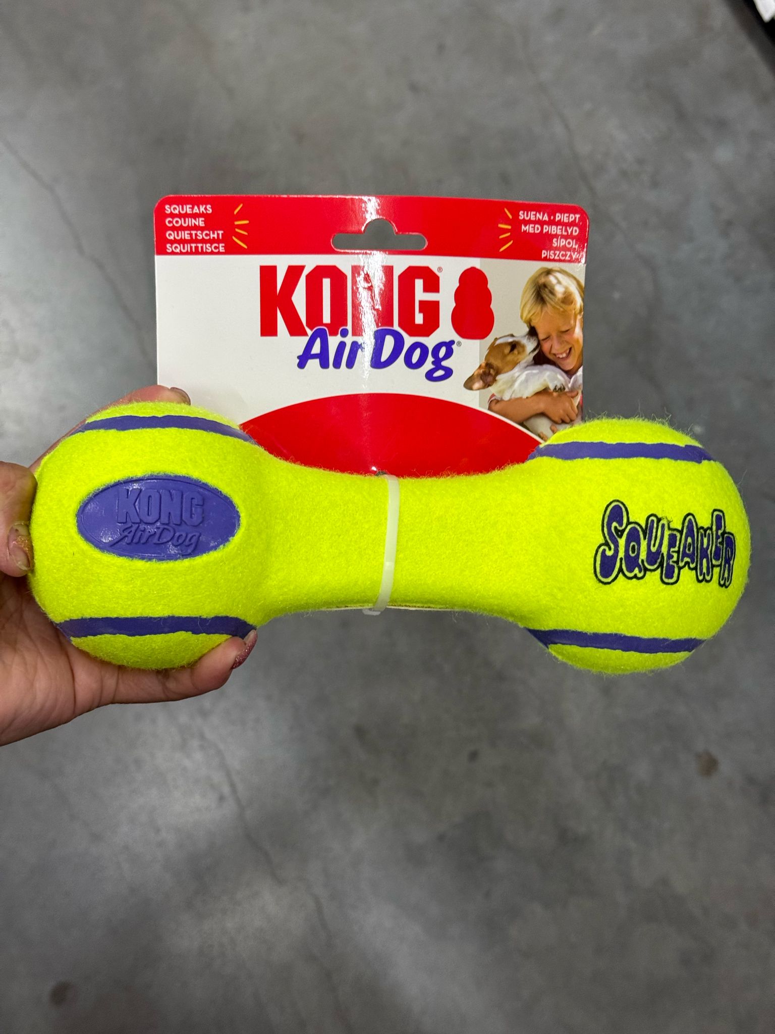 De product foto voor Kong Airdog Dumbel Tennisbal Geel