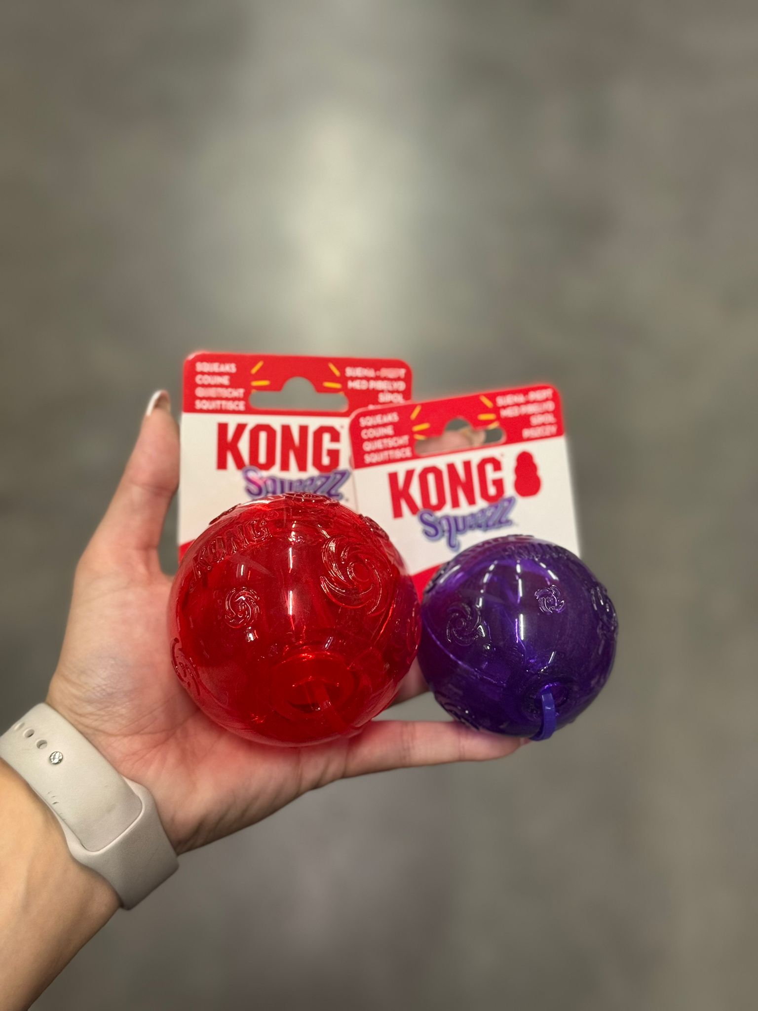 De vierde product foto voor Kong Squeezz bal