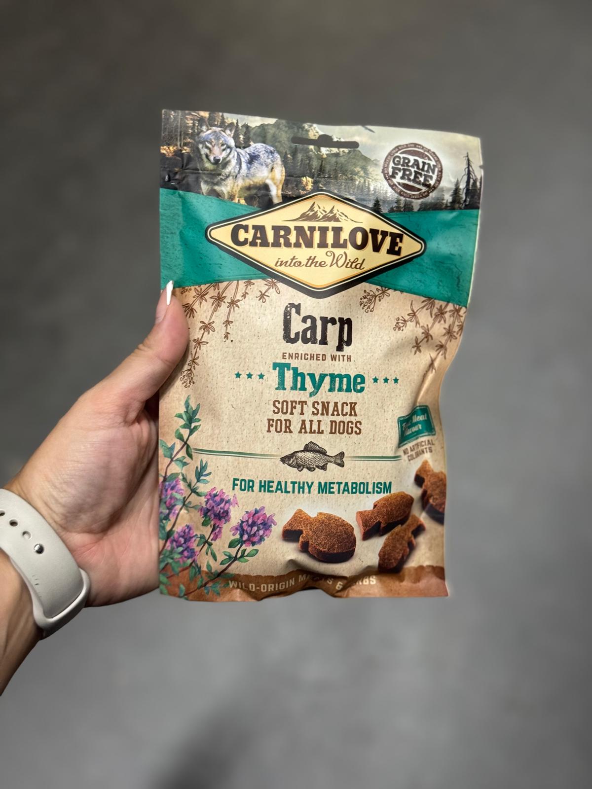 De tweede product foto voor Carnilove Soft Snack Karper / Tijm