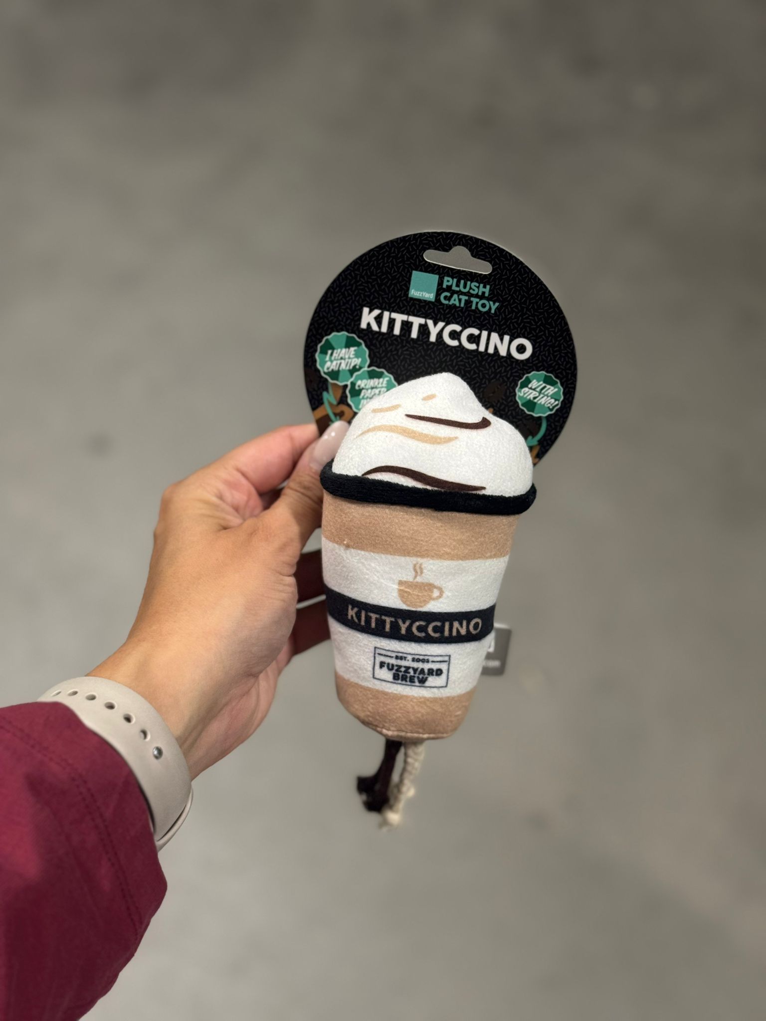 De tweede product foto voor FuzzYard Kittyccino Catnip Pluche
