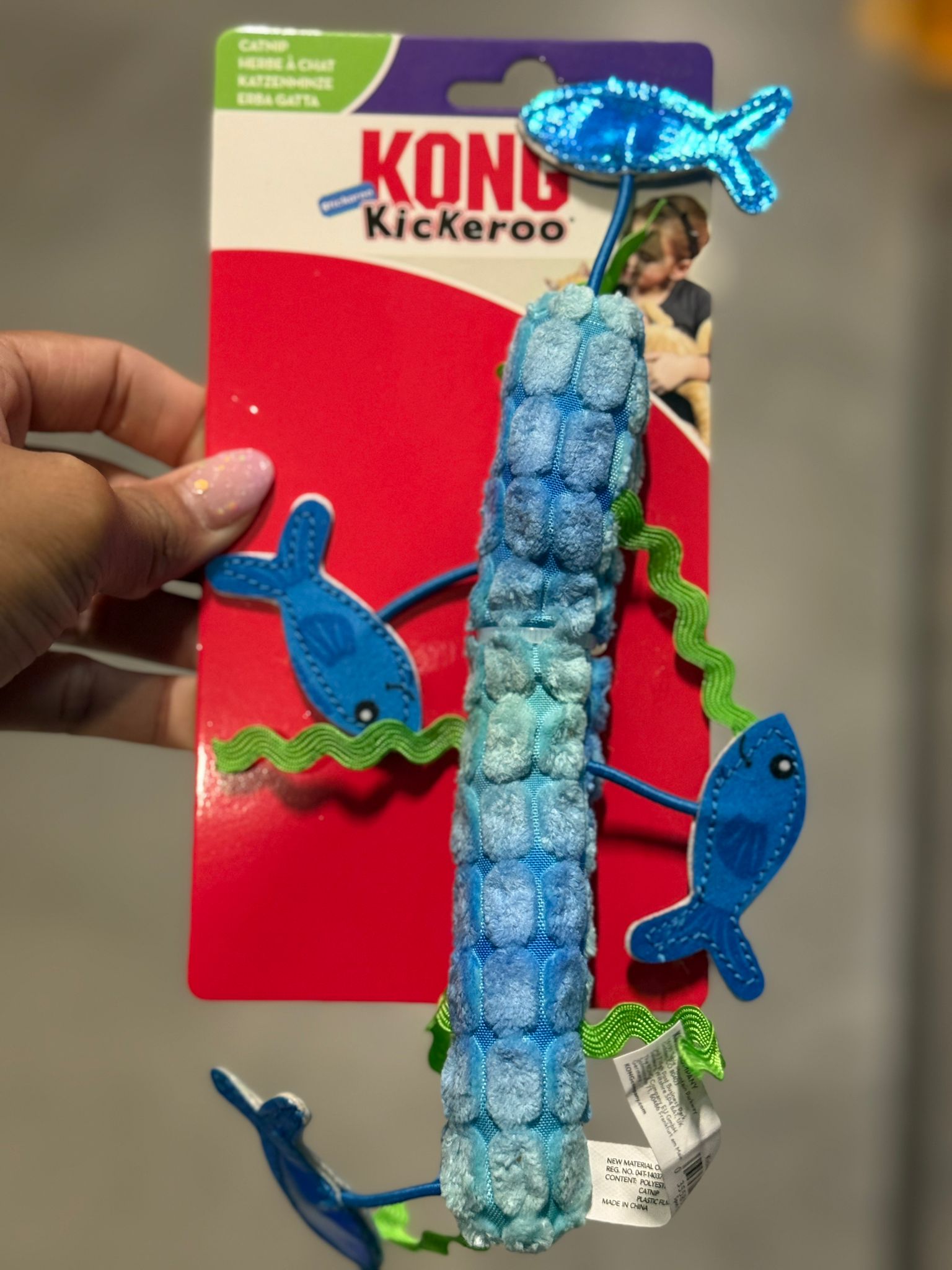 De product foto voor Kong Kickeroo Stickeroo Met Kreukgeluid En Catnip Blauw