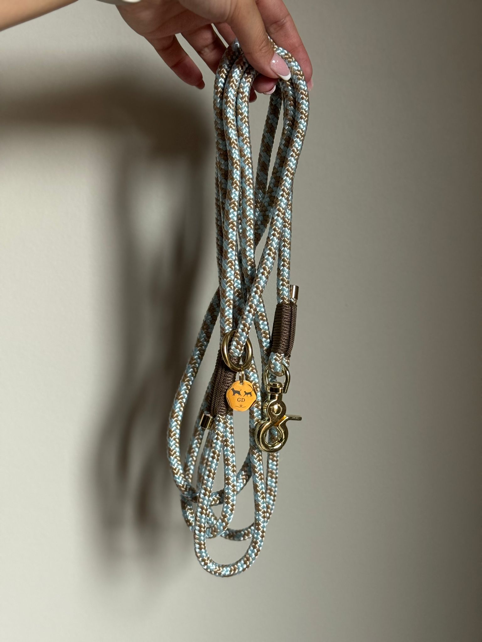 De derde product foto voor Blauw/bruin Paracord uitlaatriem