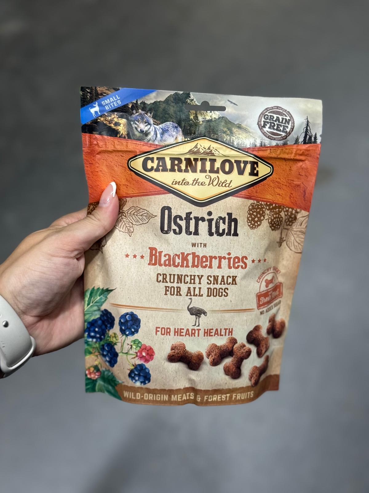 De tweede product foto voor Carnilove Crunchy Snack Struisvogel / Zwarte Bes