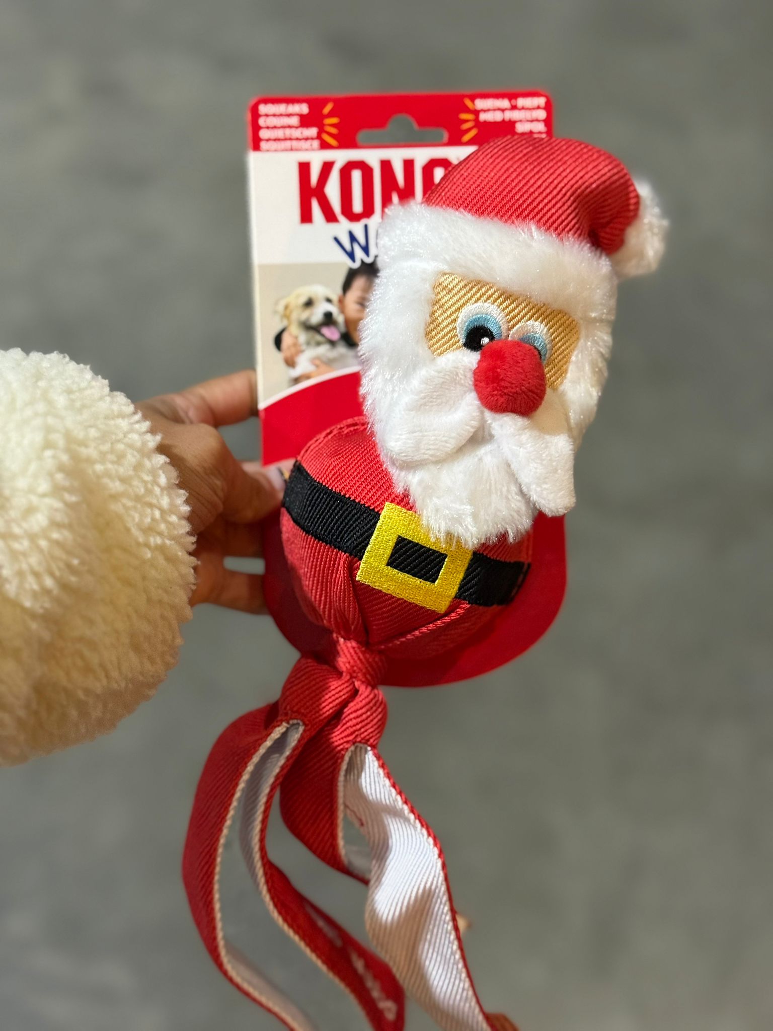 De derde product foto voor KONG Holiday Wubba