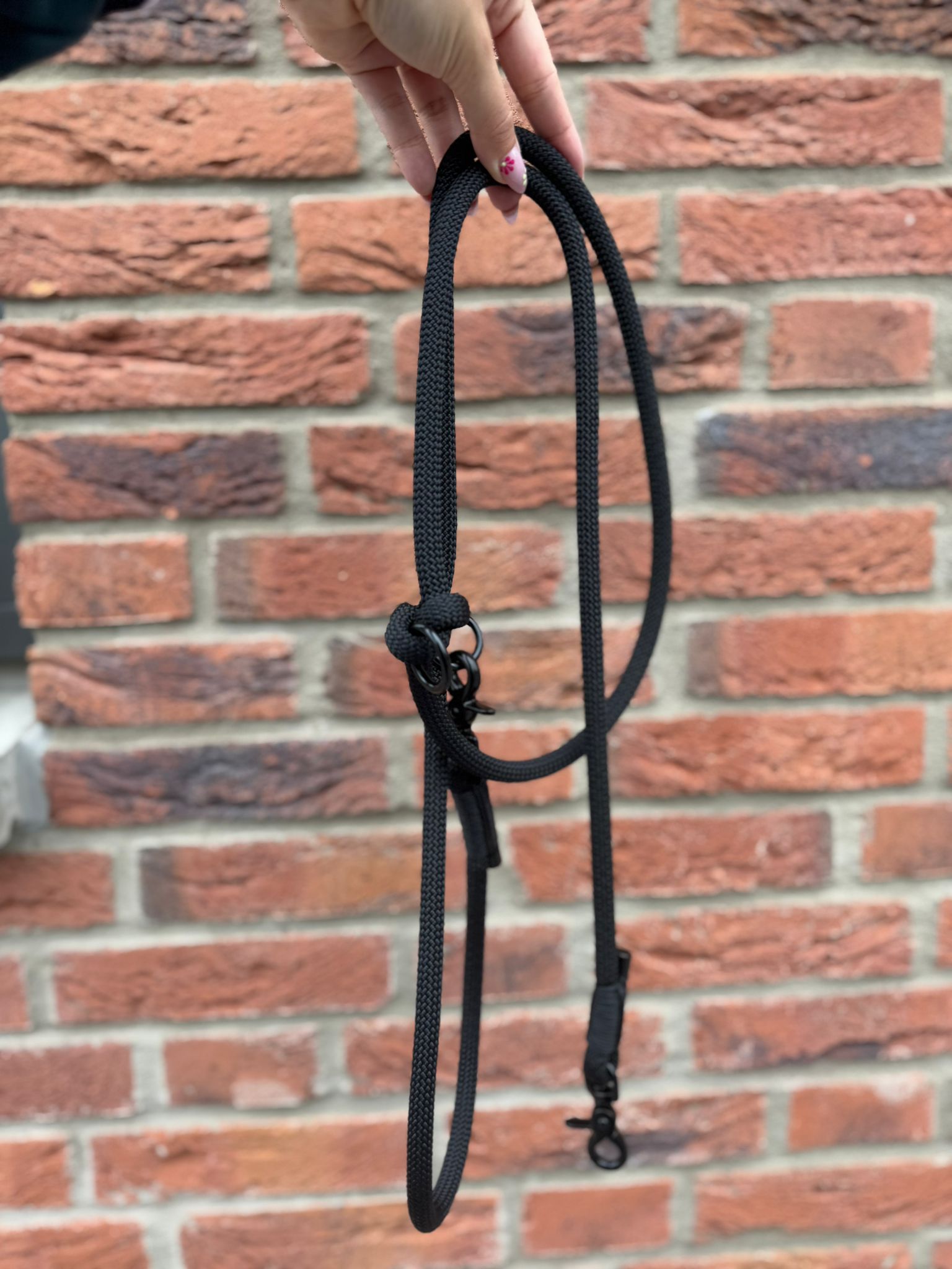 De derde product foto voor Paracord Verstelbare lijn 10 mm all black