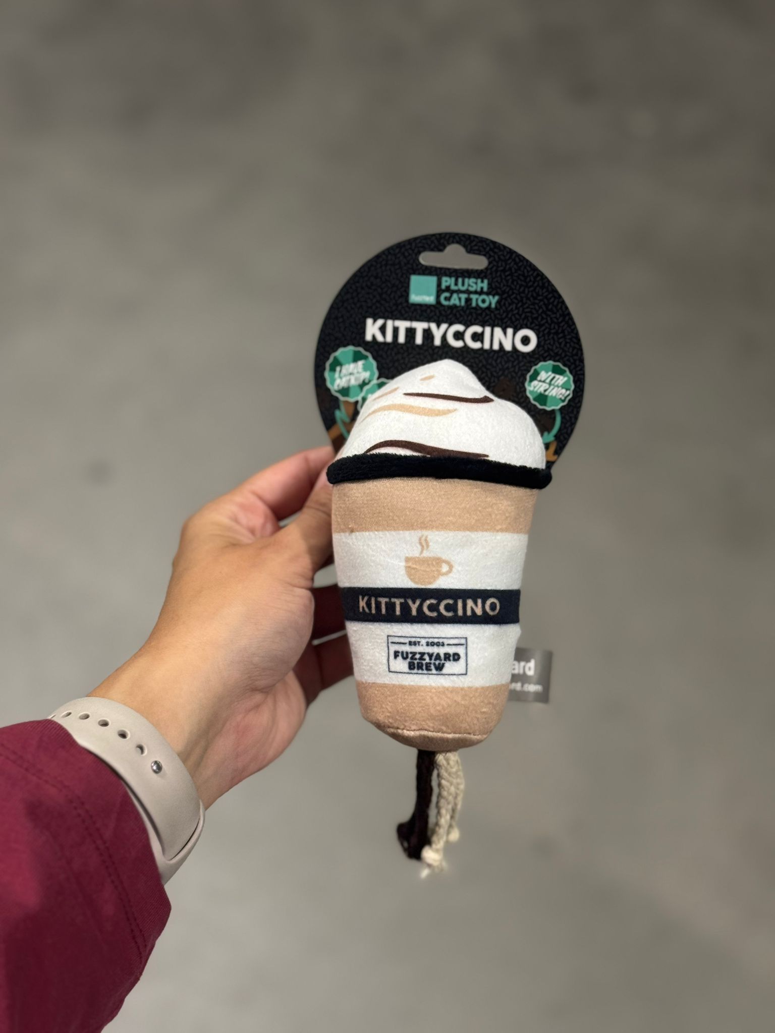 De product foto voor FuzzYard Kittyccino Catnip Pluche