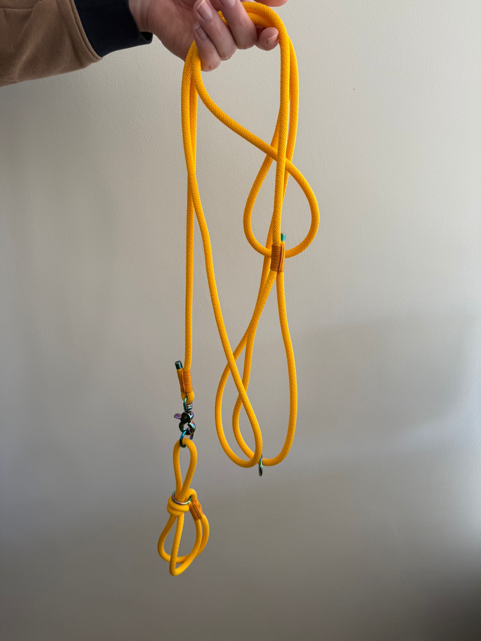 De derde product foto voor Paracord lijn chrome/geel/oker