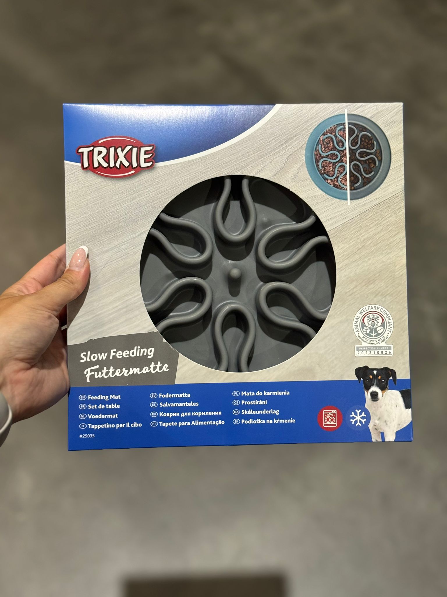 De vierde product foto voor Trixie Voermat Slow Feed Silicone