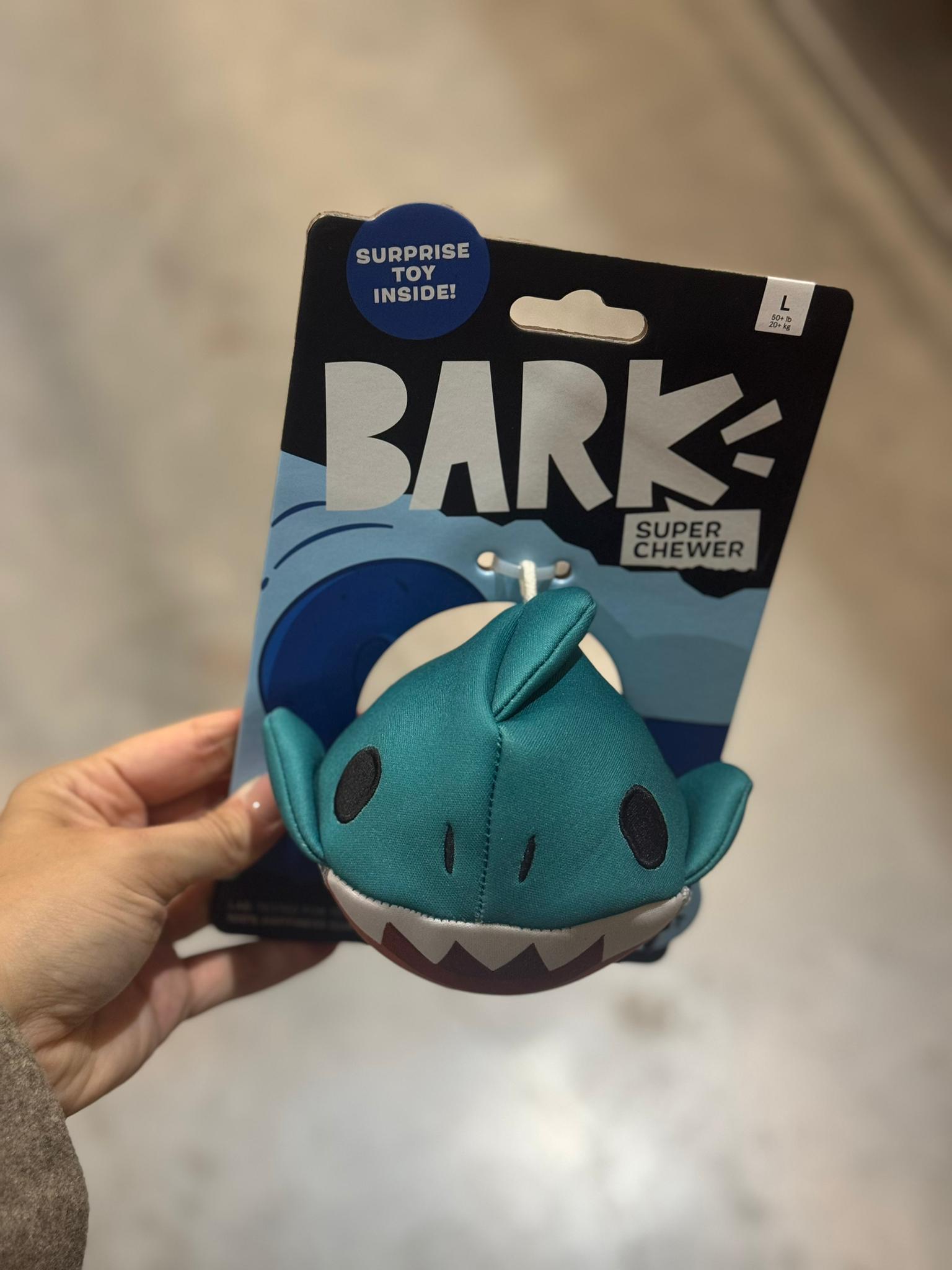 De derde product foto voor BARK Shark super chewer