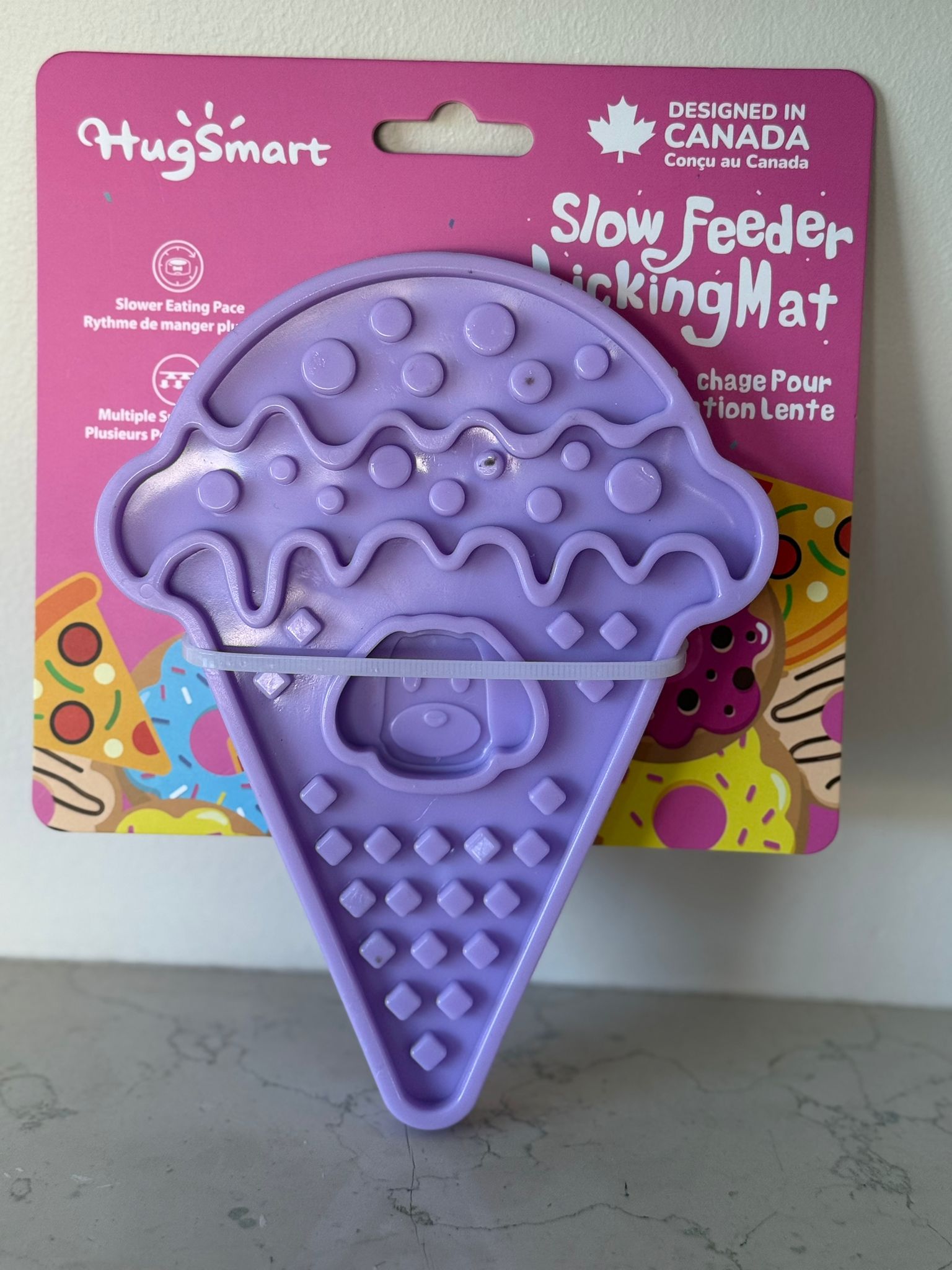 De tweede product foto voor Dog Bowl Pet Lickmat – Ice Cream Slow Feeder