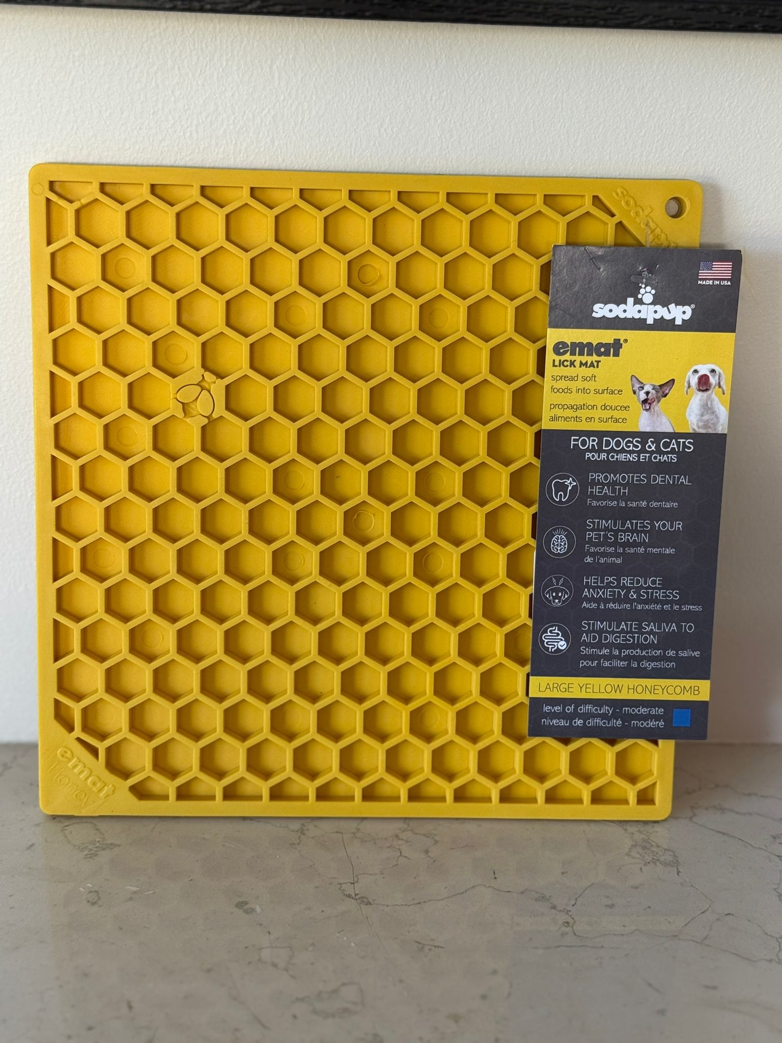De product foto voor Sodapup Lickmat Honeycomb Large – Yellow