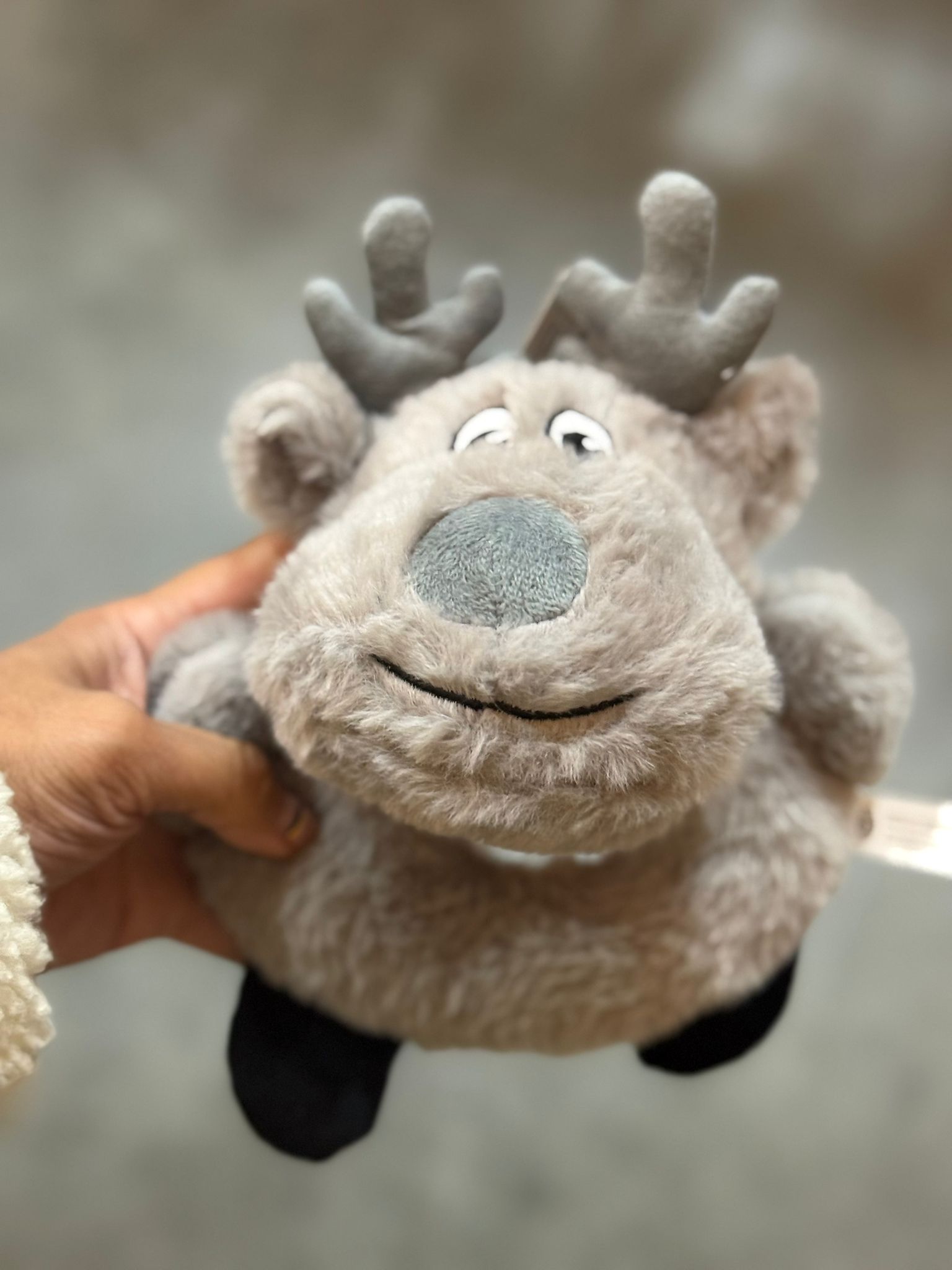 De eerste product foto voor Christmas Rendier Pluche Grijs